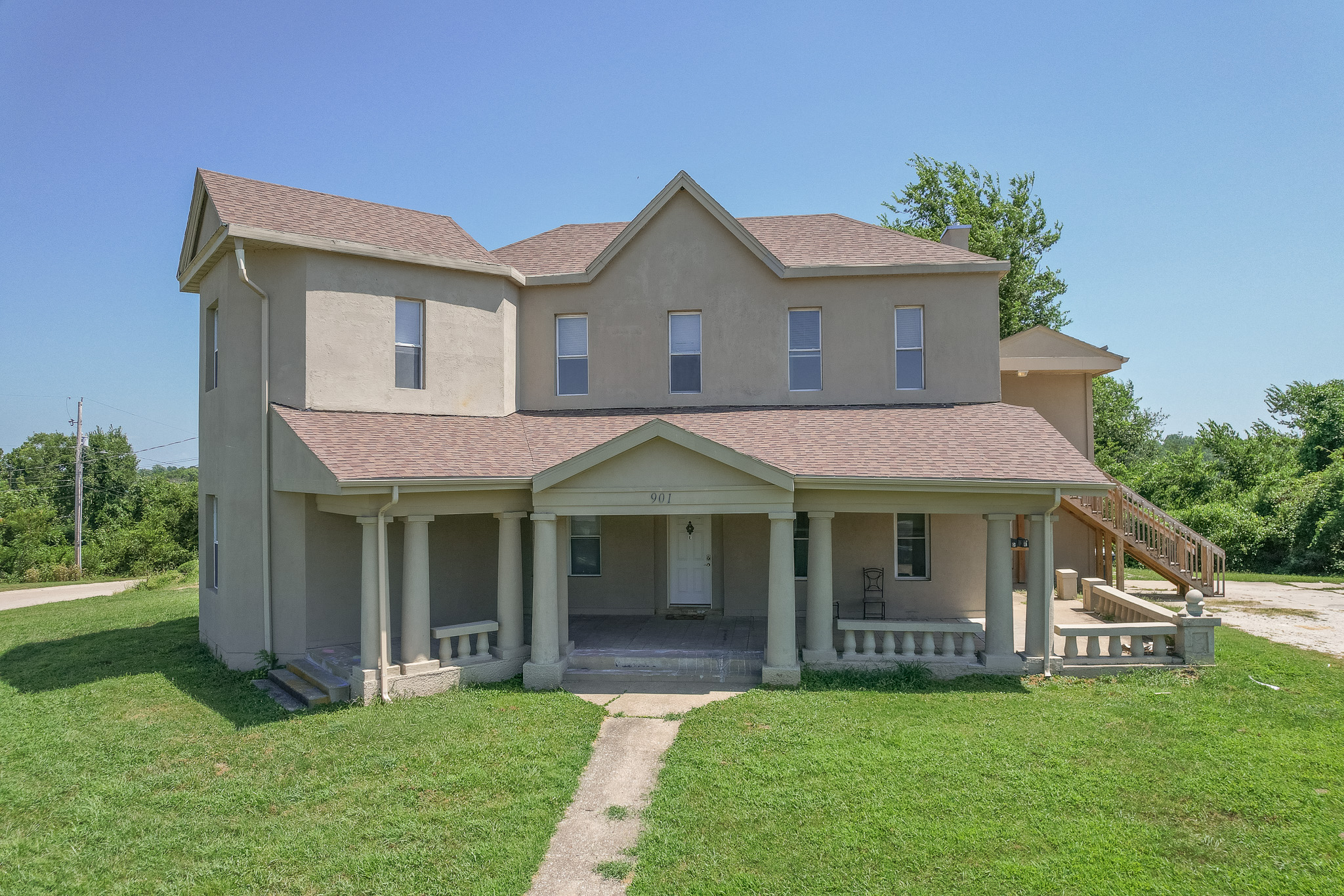 901 Jackson Street - E
