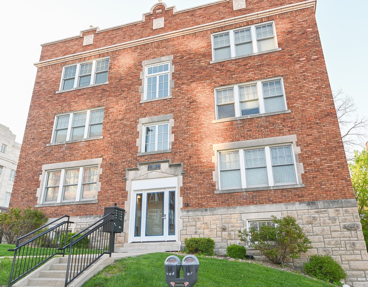 315 Washington Street - 302